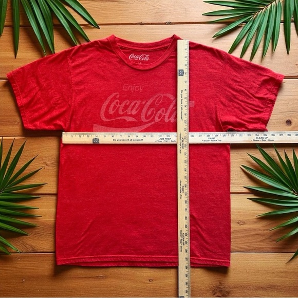 Coca-Cola Red Graphic T-Shirt - Size Large - Picture 5 of 6